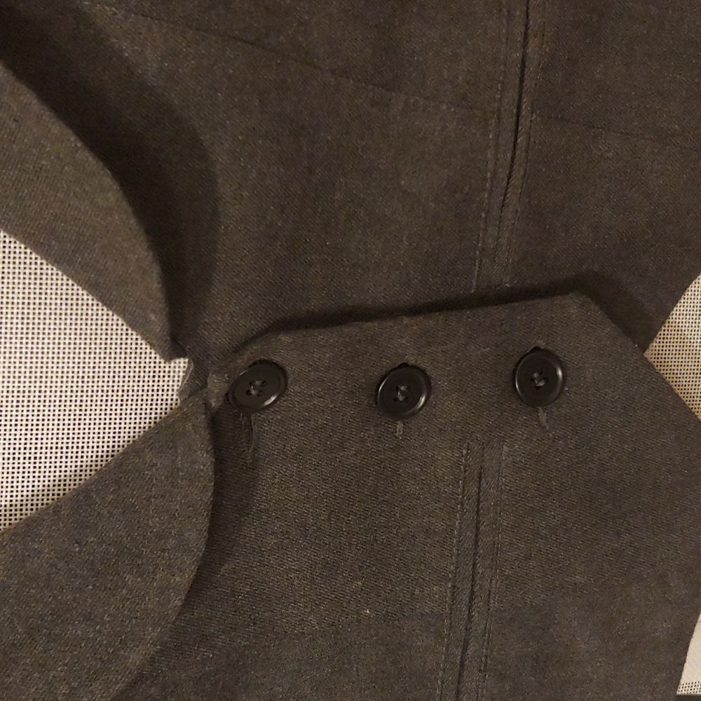 Buttoned vest - Picture 2 of 5